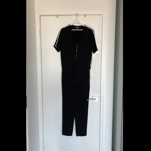 Vince black jumpsuit with white stripe size 6 - Picture 1 of 4